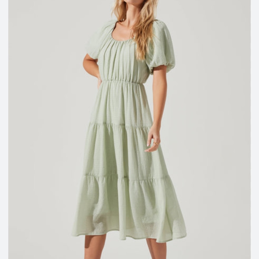 Astr the label green midi dress